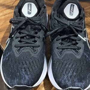 Asics Black and Gray Men's Shoes 8.5 Us Size.